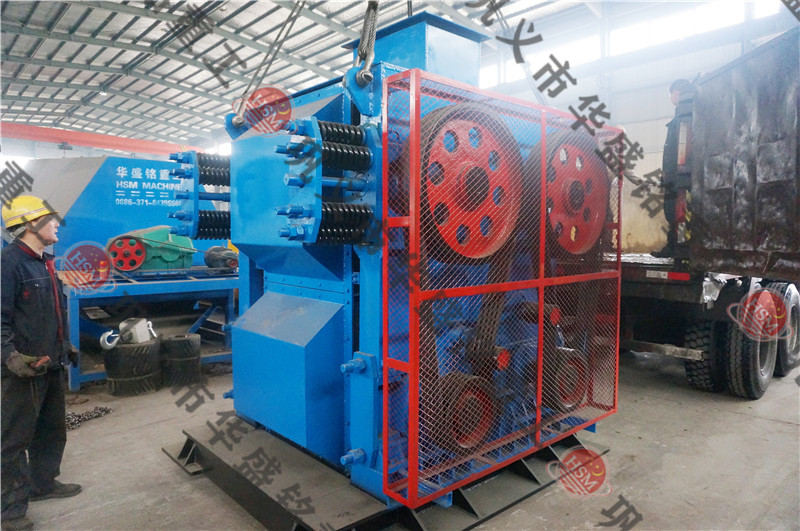 四輥破碎機發貨現場