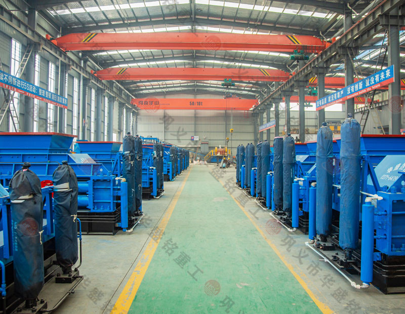 礦石輕松破碎，大幅提高生產效率——對輥式破碎機